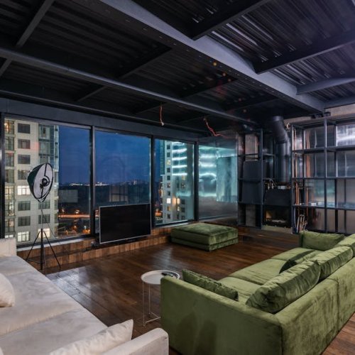 Vom Plattenbau zum Loft: Clevere Tricks für mehr Weite, Licht und Charakter