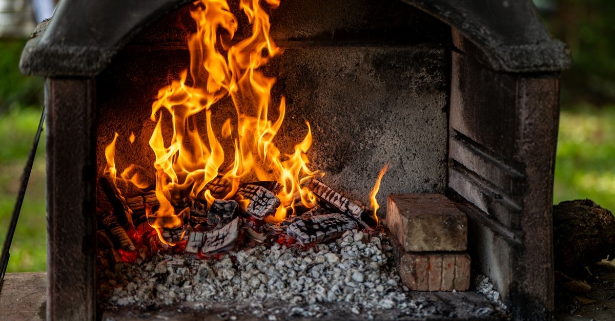 Feuer im Grünen: So baust du deinen robusten Schamotte-Gartenofen Schritt für Schritt