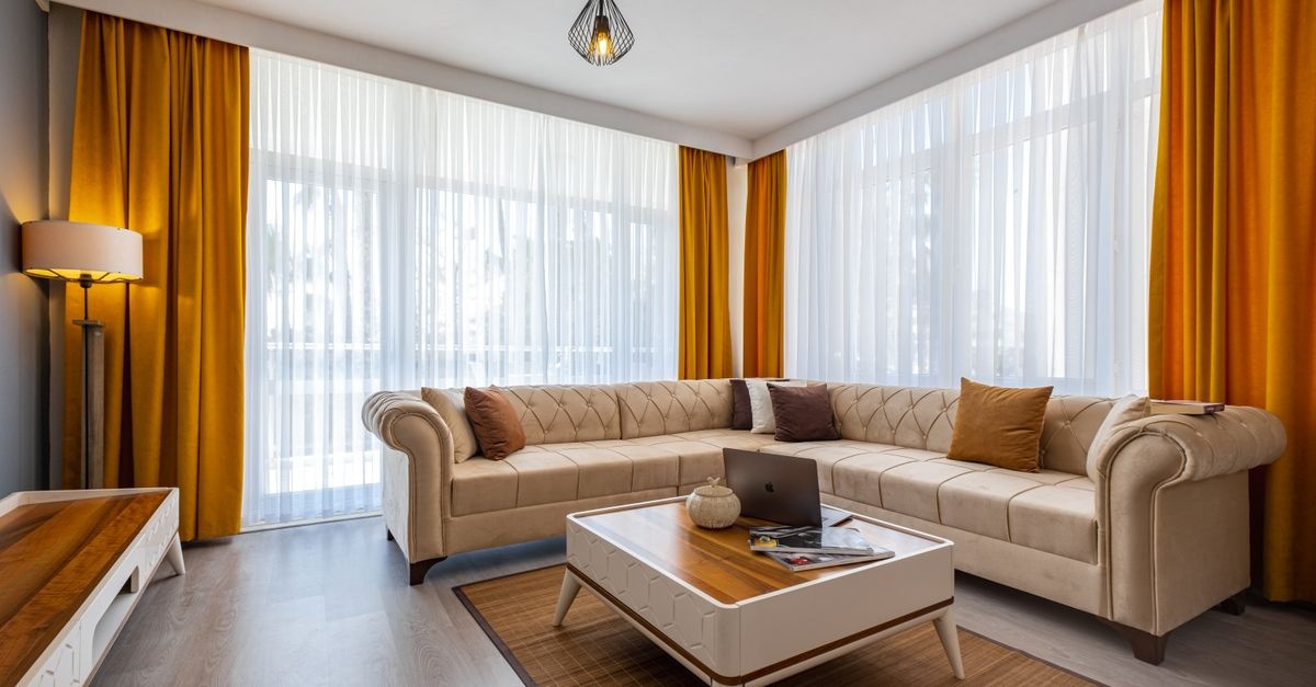 Raumwunder Wohnzimmer: Mit einem modularen Ecksofa stilvoll und smart einrichten