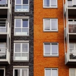 Frische Luft statt Frust: Die besten Strategien gegen stickige Räume und Schimmel in der Wohnung
