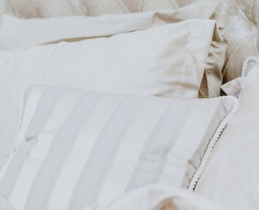Vier Jahreszeiten im Bett: Clever planen, kuschelig schlafen – Ihr Guide zum Bettwäschewechsel