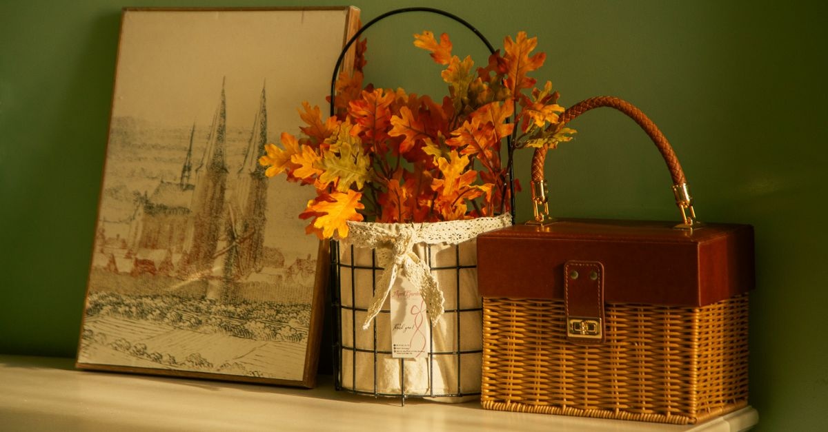 Goldene Blätter, große Wirkung: So verzauberst du dein Zuhause mit Herbstlaub
