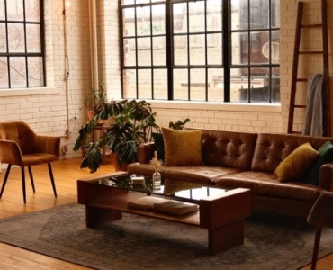 Urban Jungle auf Stelzen: 17 stylische Standblumenhalter, die deinem Loft‑Wohnzimmer Charakter geben
